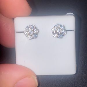 1 CTW. 925 SILVER MOISSANITE PAIR OF EARRINGS $300 PRICE TAGS AS SHOWN